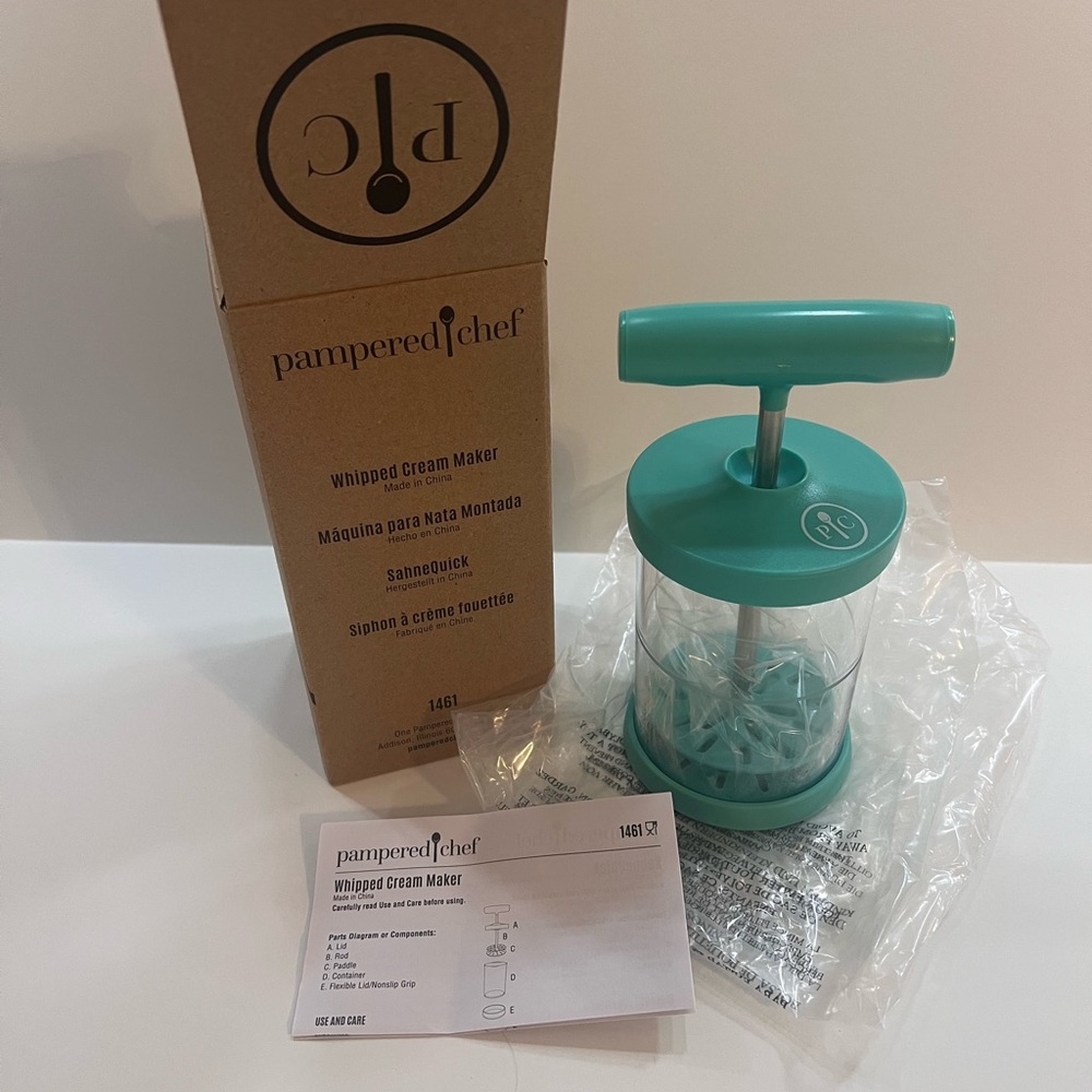 Pampered Chef Whipped Cream Maker NIB